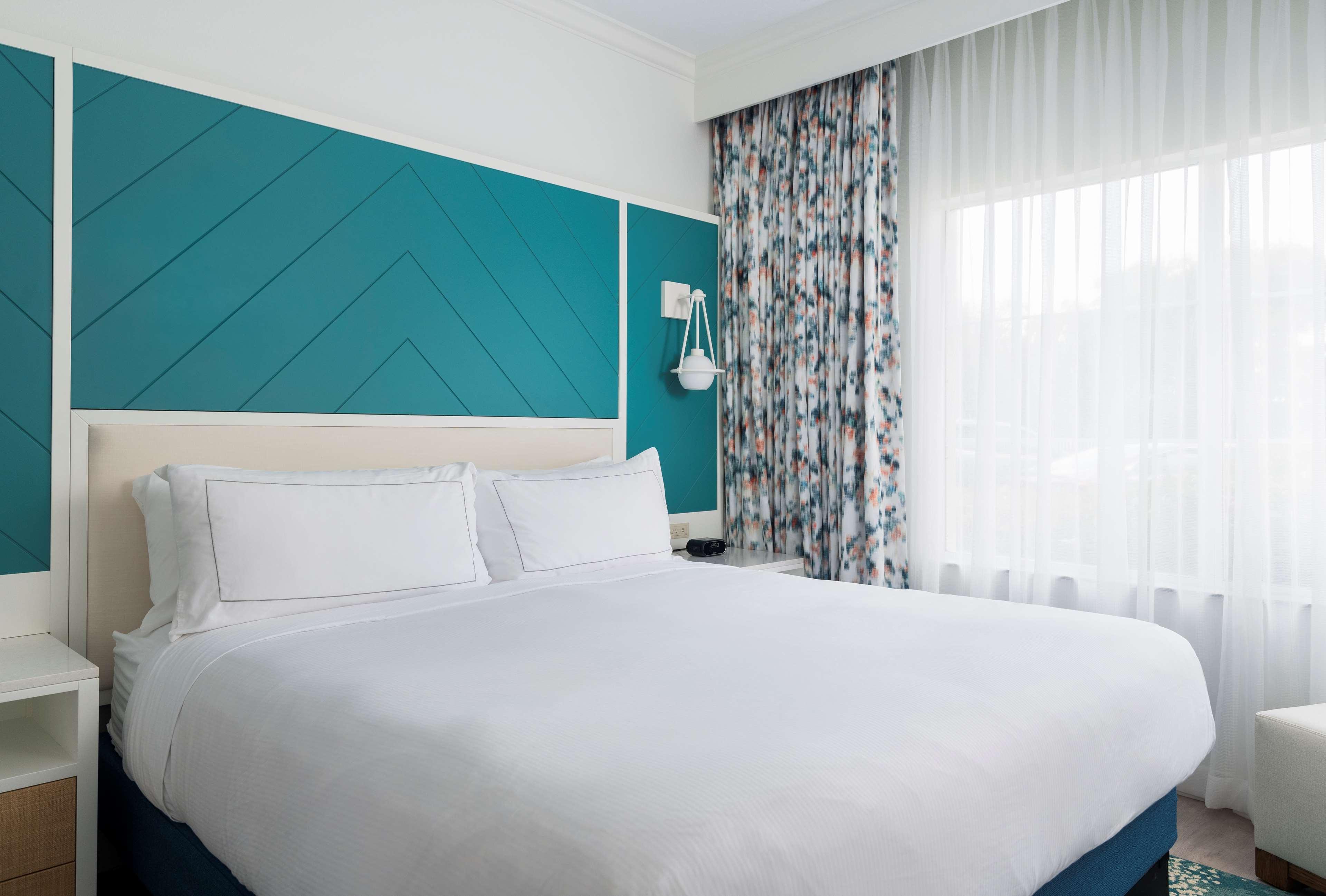 Doubletree Suites By Hilton Naples Exterior photo