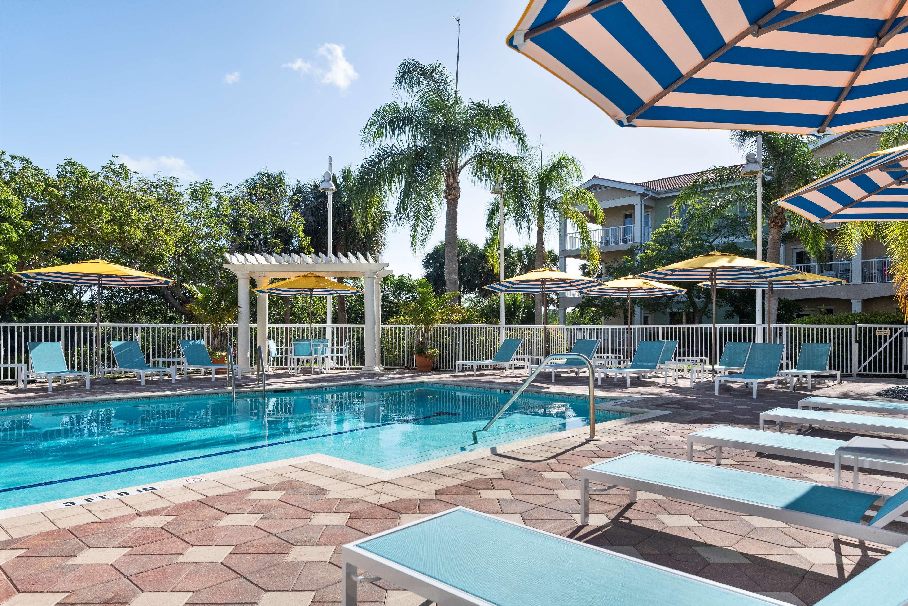 Doubletree Suites By Hilton Naples Exterior photo