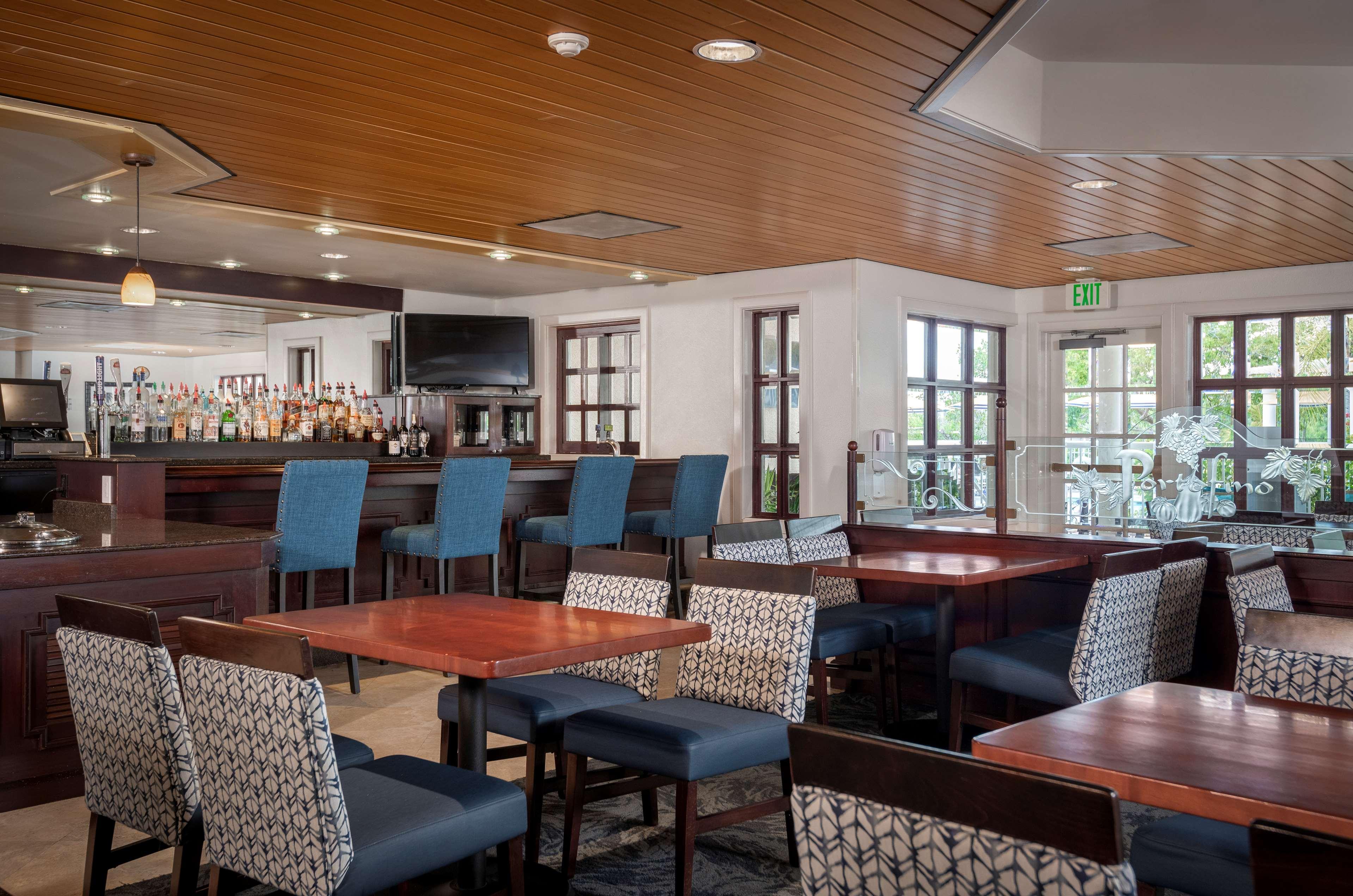 Doubletree Suites By Hilton Naples Exterior photo