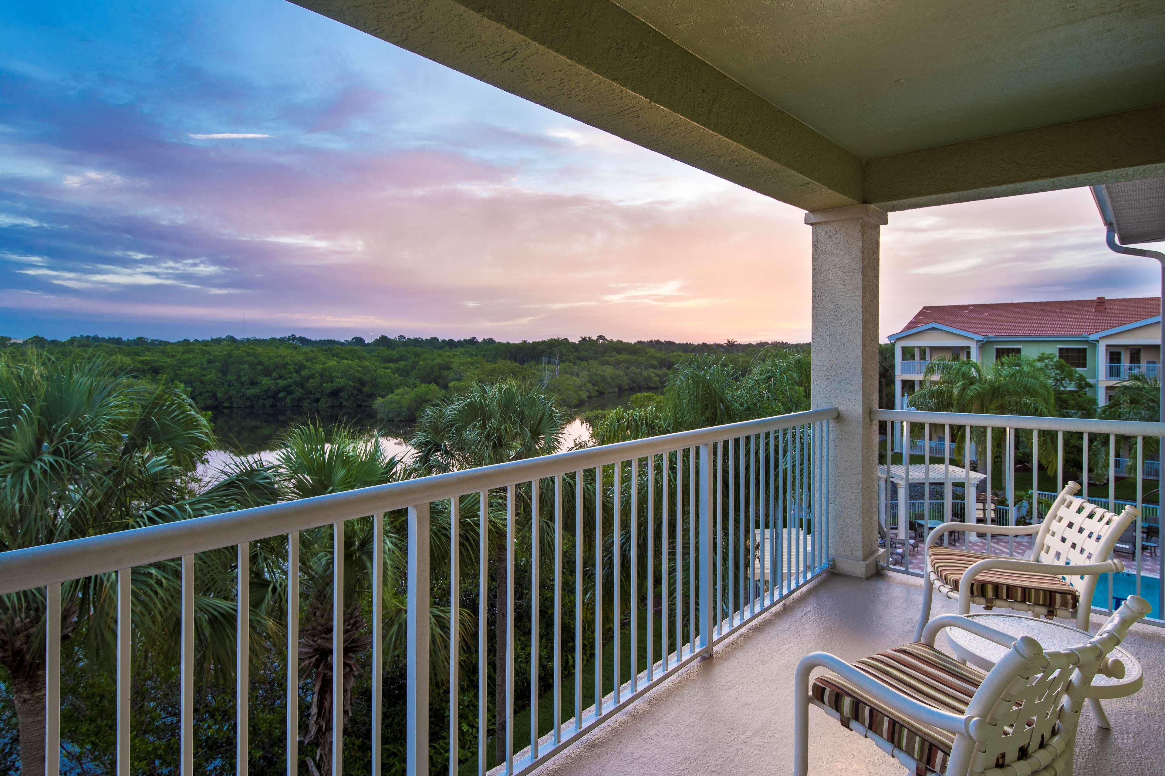Doubletree Suites By Hilton Naples Exterior photo