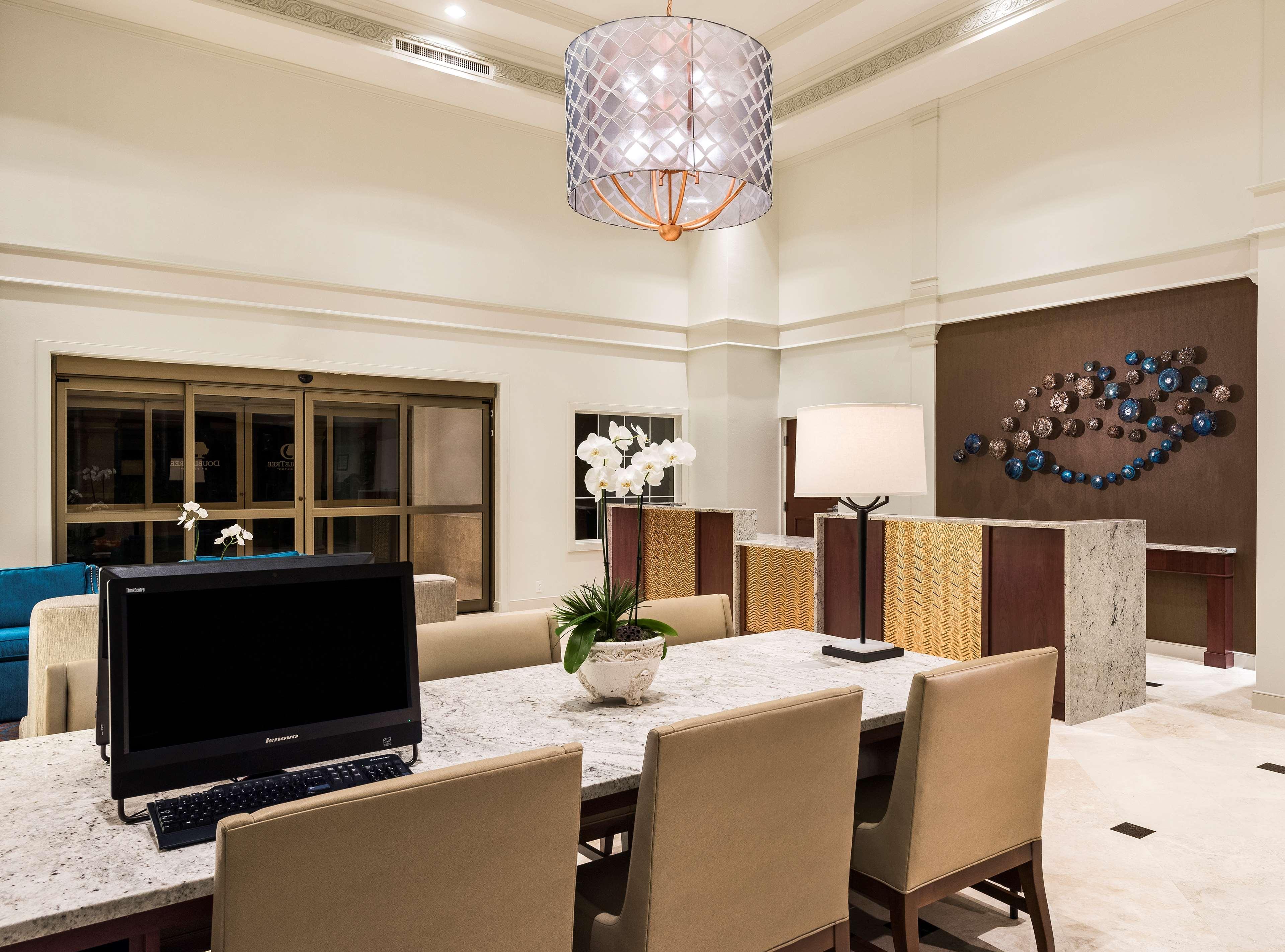 Doubletree Suites By Hilton Naples Exterior photo