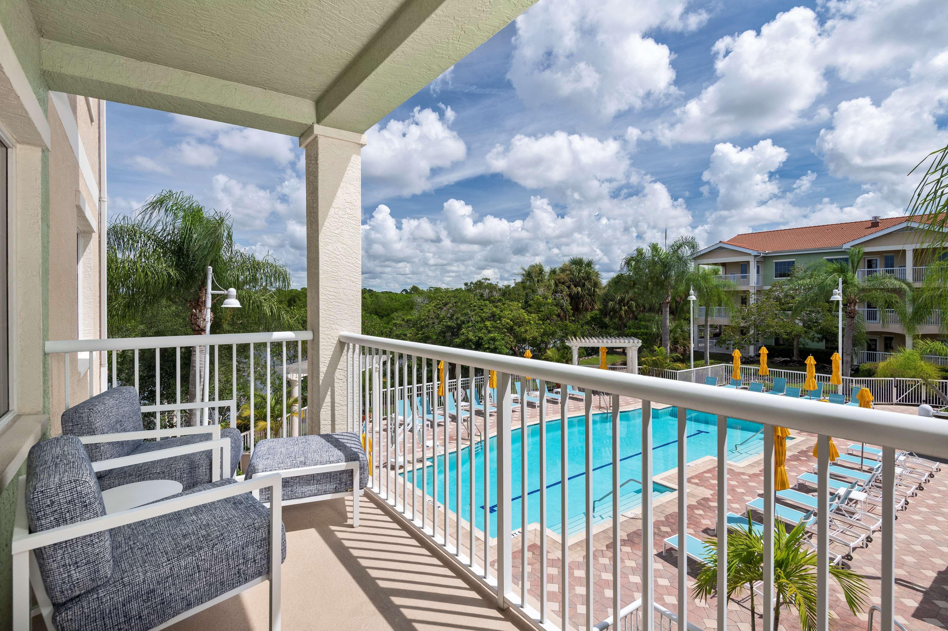 Doubletree Suites By Hilton Naples Exterior photo