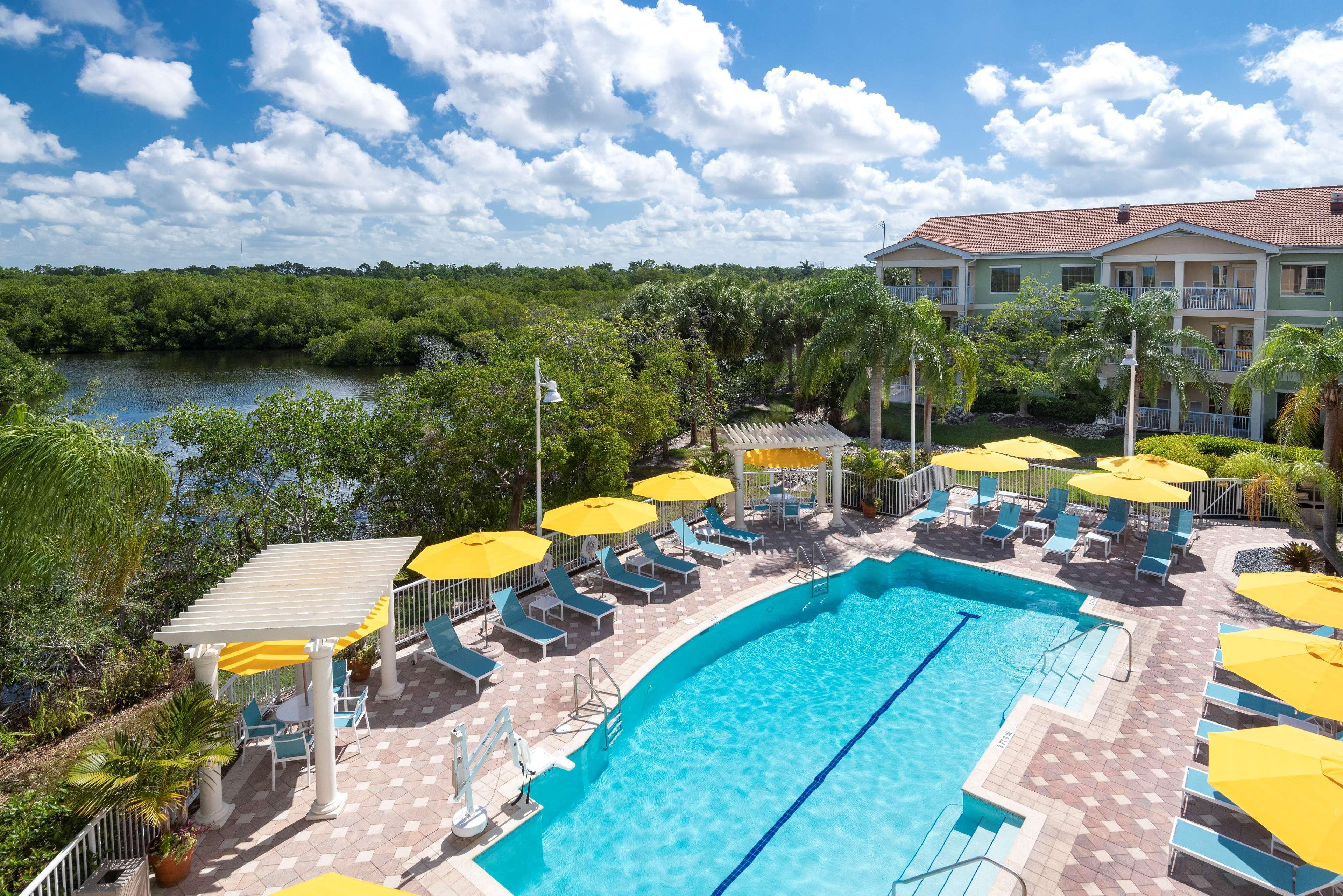 Doubletree Suites By Hilton Naples Exterior photo