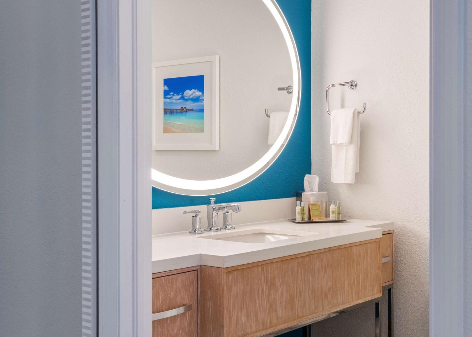 Doubletree Suites By Hilton Naples Exterior photo