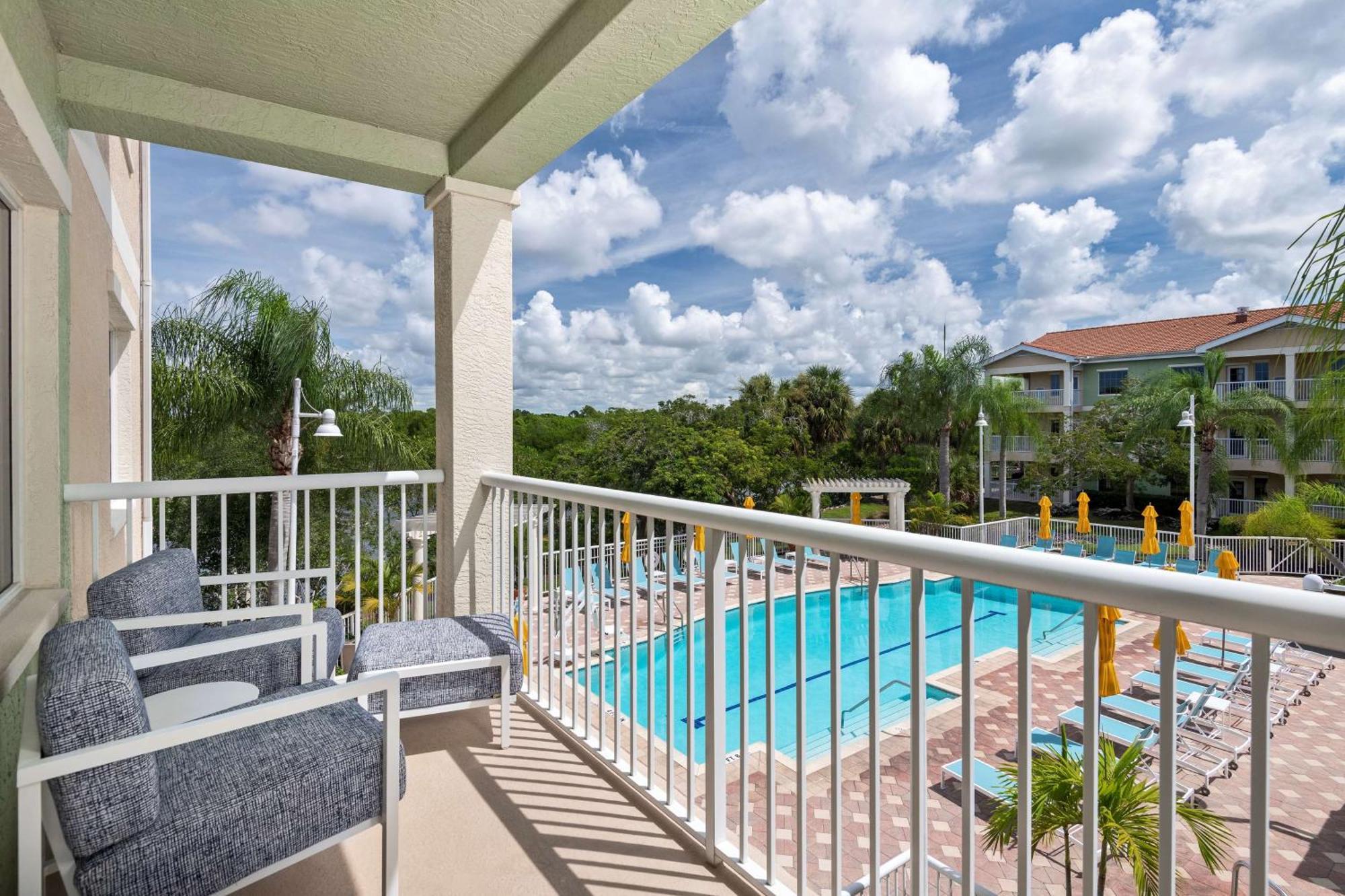 Doubletree Suites By Hilton Naples Exterior photo