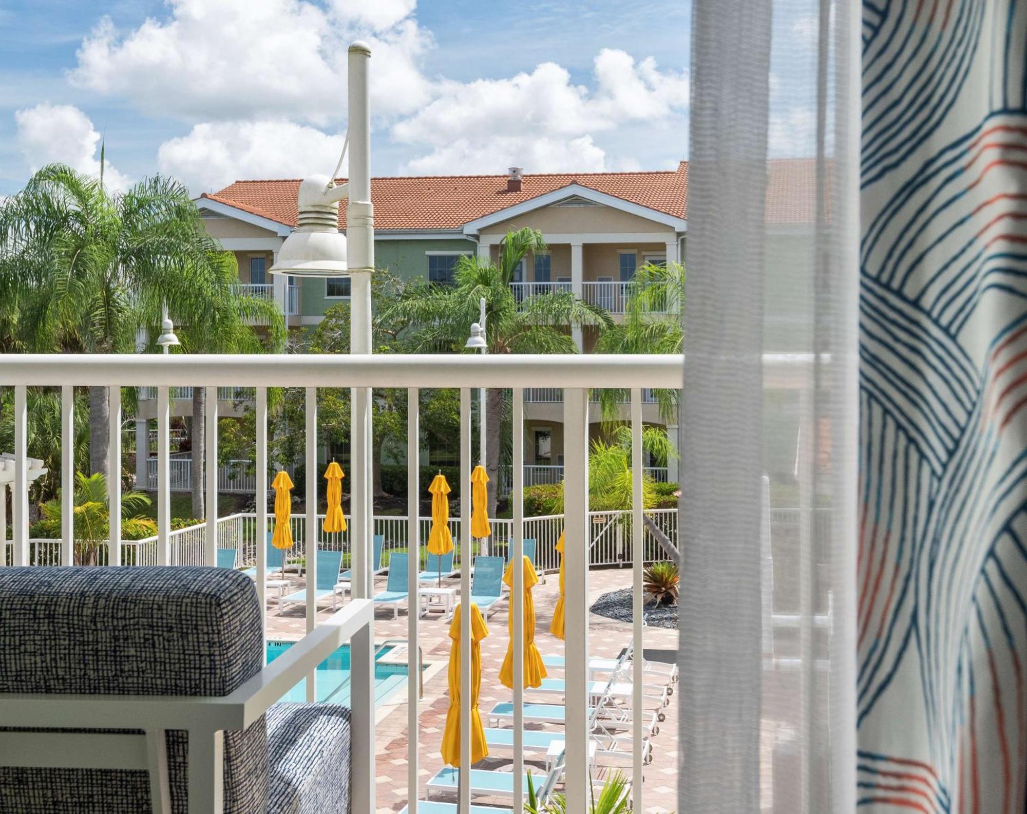 Doubletree Suites By Hilton Naples Exterior photo
