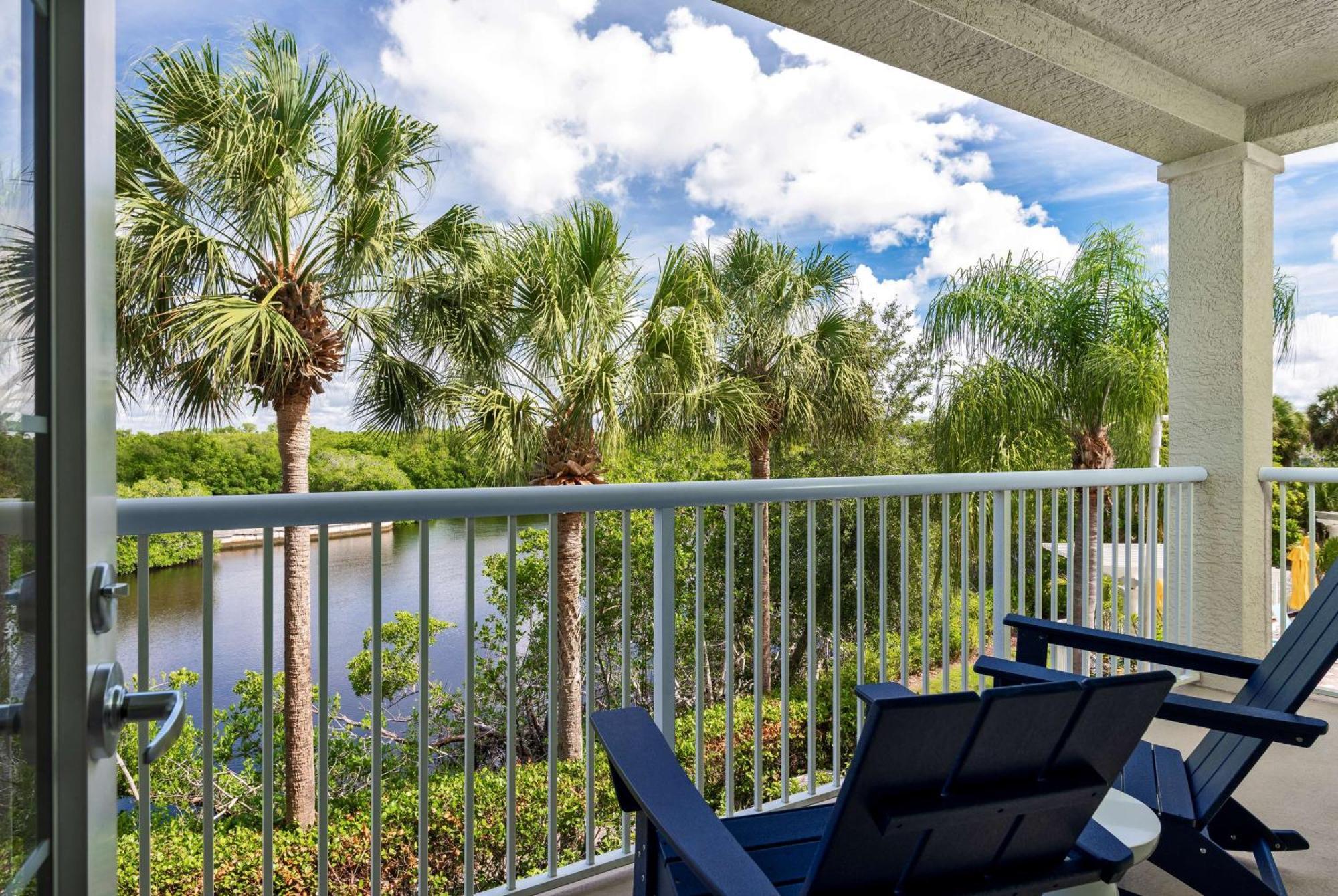 Doubletree Suites By Hilton Naples Exterior photo